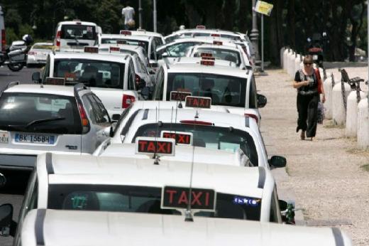 Immagine: Taxi attrezzati a Torino