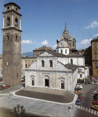 Immagine: Ascensore non segnalato vieta l'accesso al Duomo  